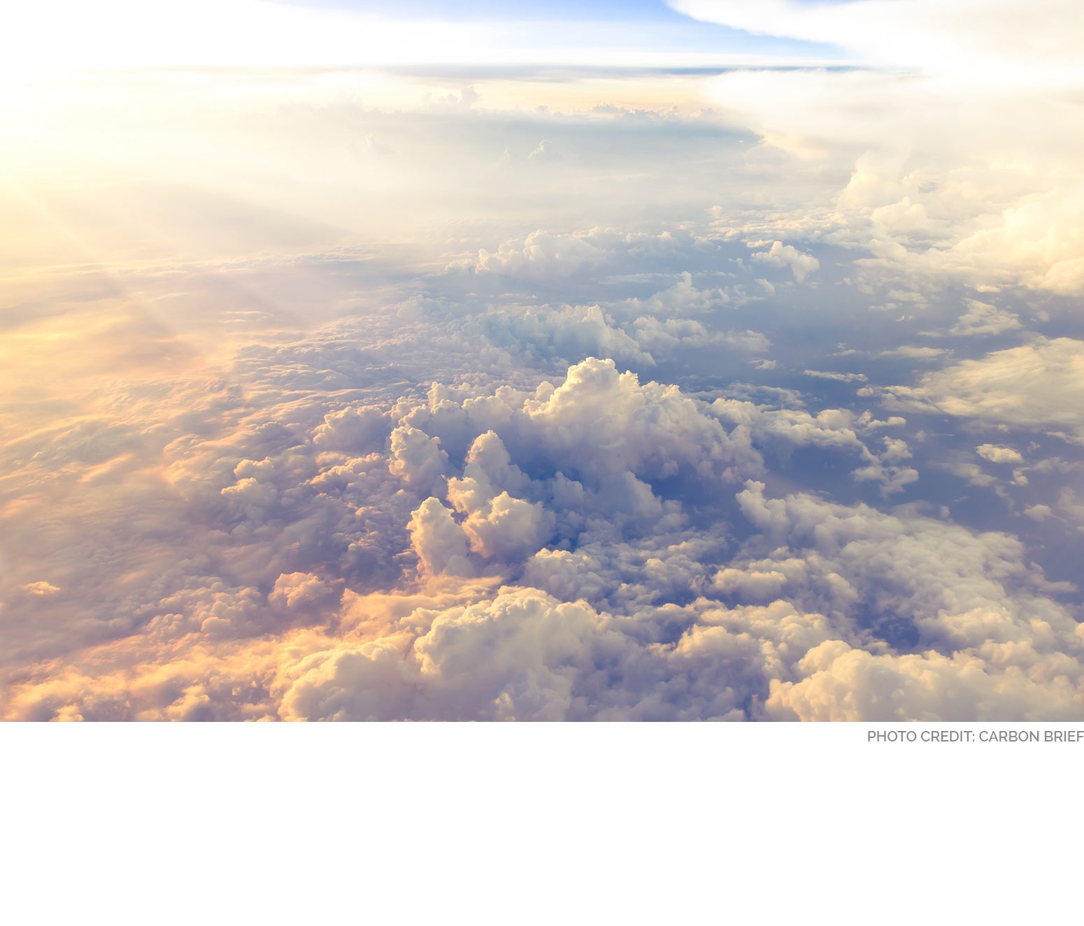 10 TRAVEL ESSENTIALS FOR YOUR NEXT TRIP