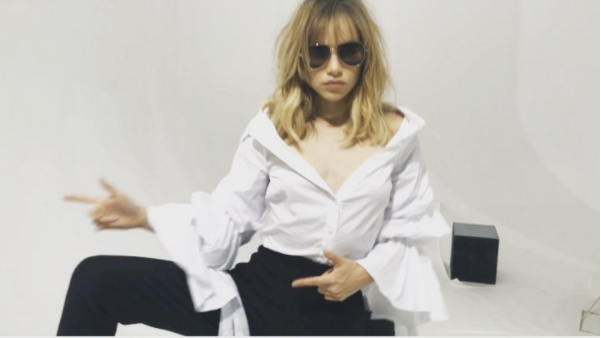 Suki Waterhouse